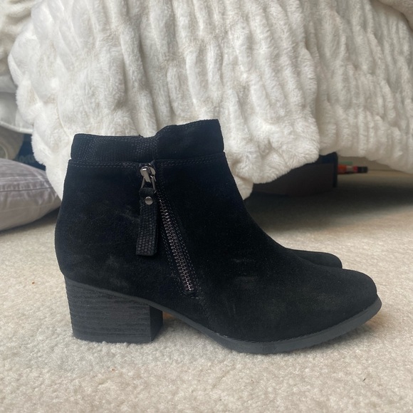 Blondo black suede zip up bootie waterproof 7.5 - Picture 4 of 5